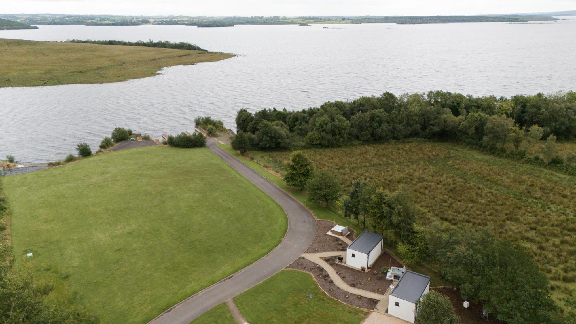 Lakescape - Waterfront Self- Catering Cabins Enniskillen Extérieur photo
