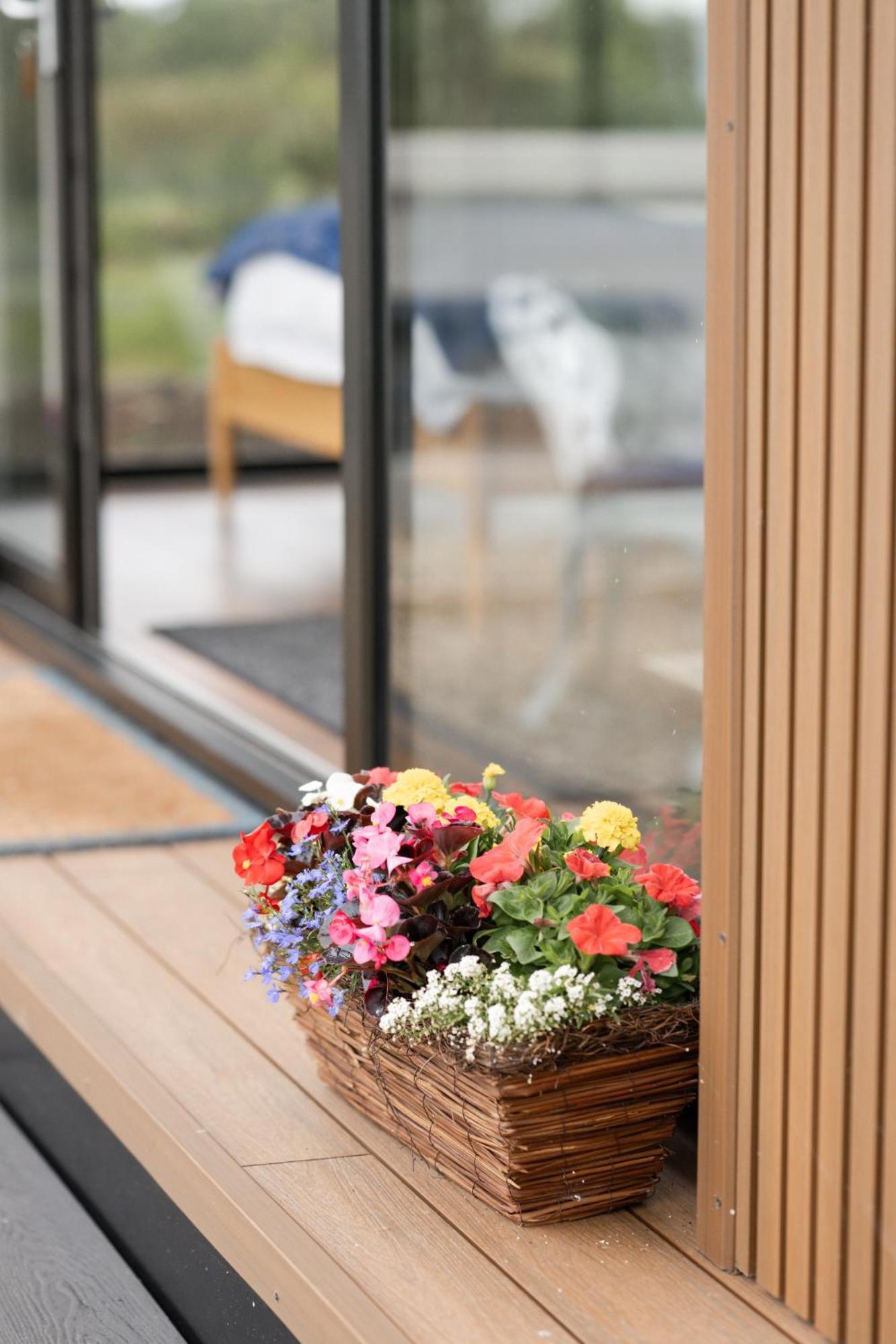 Lakescape - Waterfront Self- Catering Cabins Enniskillen Extérieur photo
