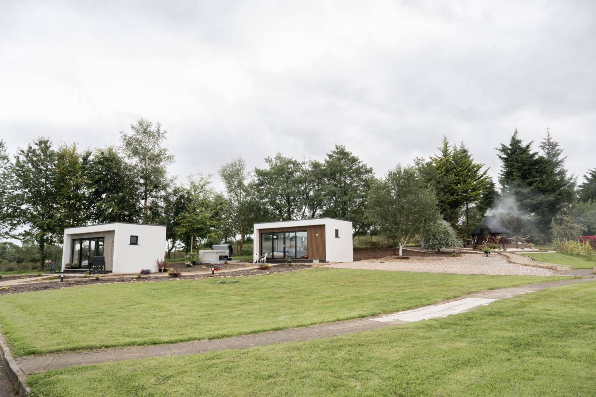 Lakescape - Waterfront Self- Catering Cabins Enniskillen Extérieur photo