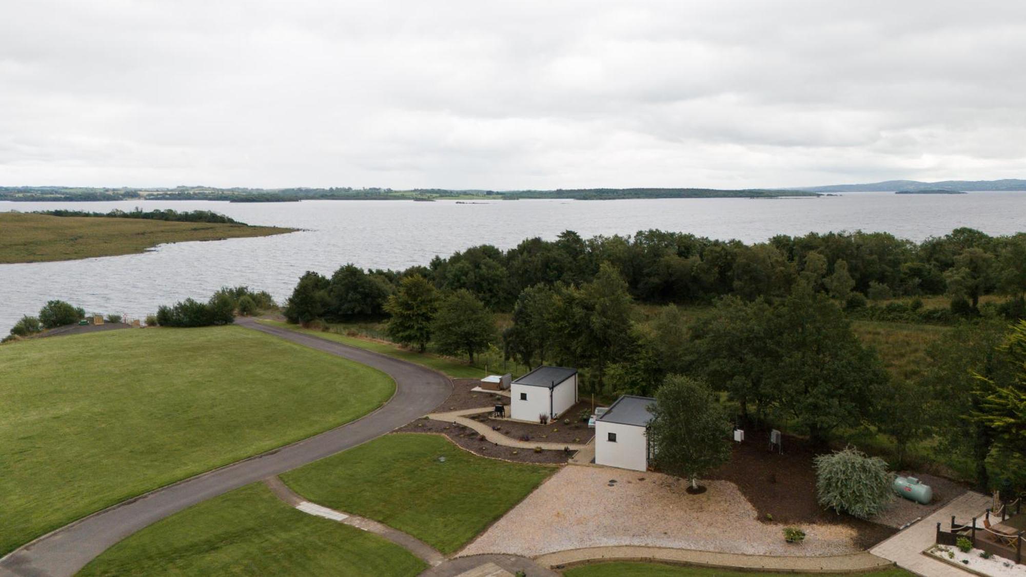 Lakescape - Waterfront Self- Catering Cabins Enniskillen Extérieur photo
