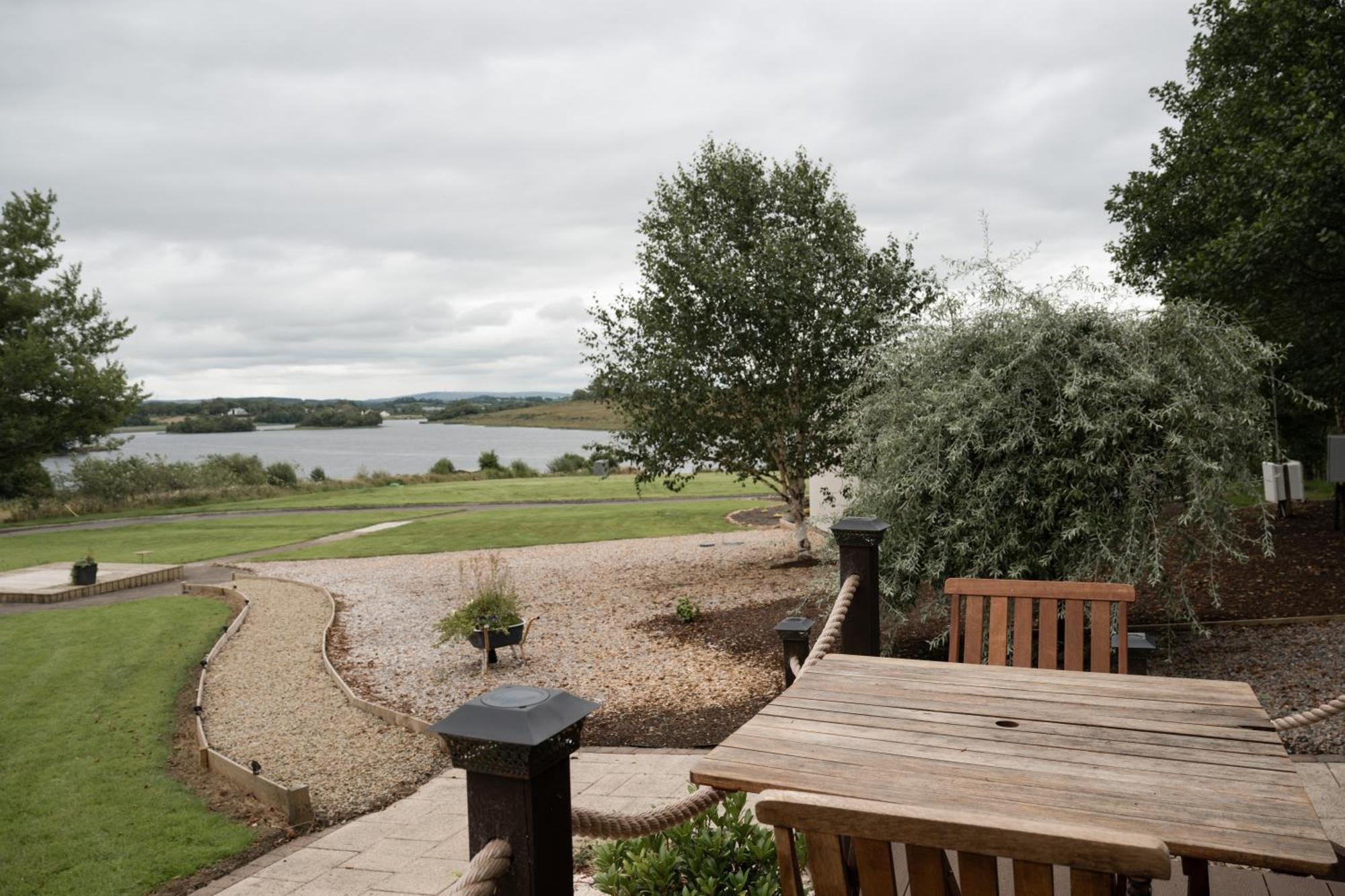 Lakescape - Waterfront Self- Catering Cabins Enniskillen Extérieur photo