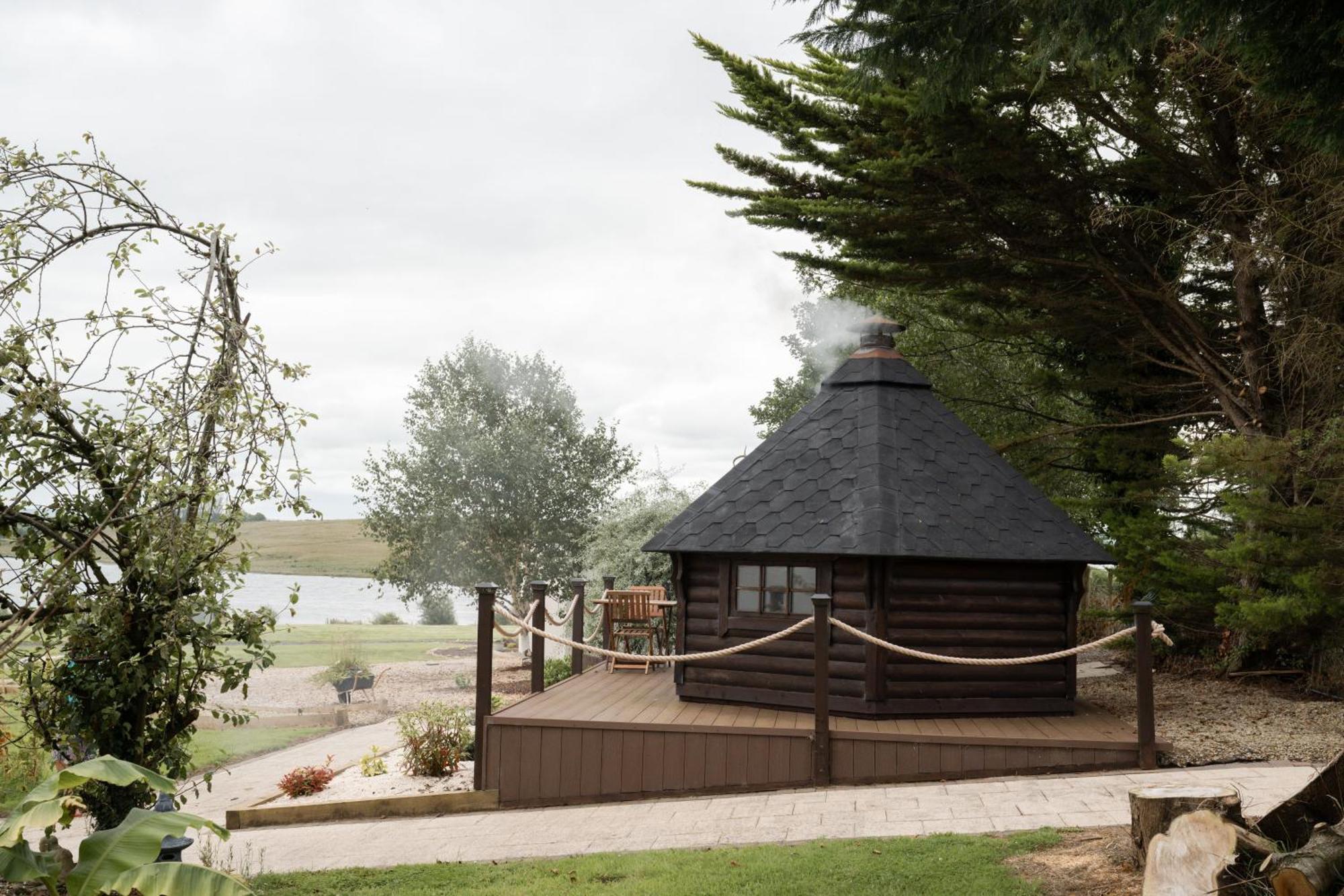 Lakescape - Waterfront Self- Catering Cabins Enniskillen Extérieur photo