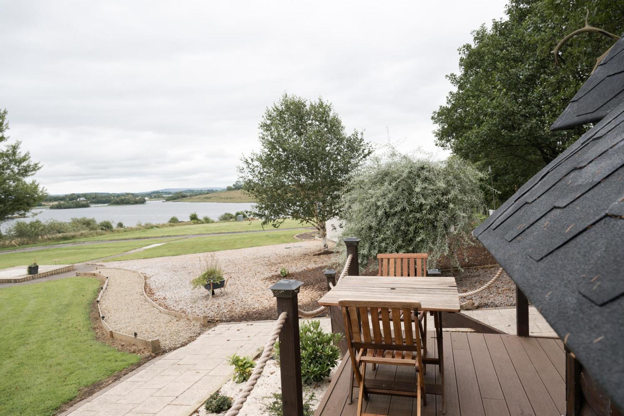 Lakescape - Waterfront Self- Catering Cabins Enniskillen Extérieur photo