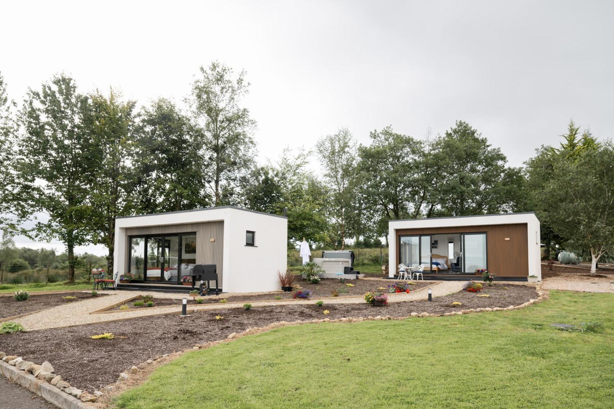 Lakescape - Waterfront Self- Catering Cabins Enniskillen Extérieur photo